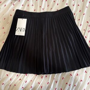 Zara Black Pleated Women's Skirt